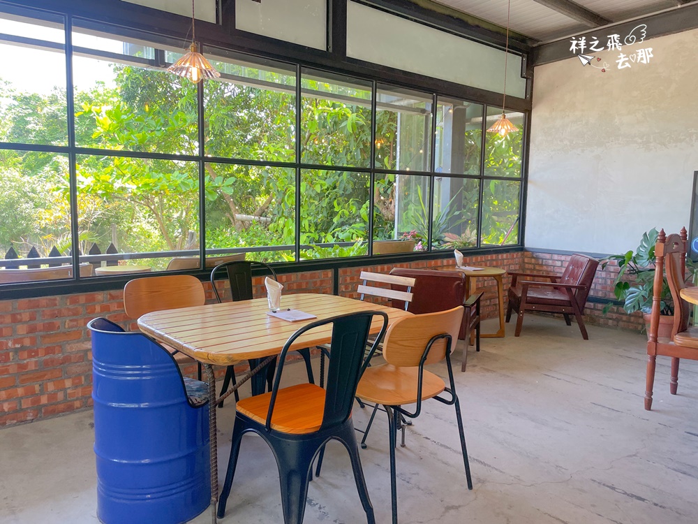 祥之飛去宜蘭蘇澳美食景點｜隱藏巷弄的玻璃屋下午茶咖啡廳 「1之2号」
