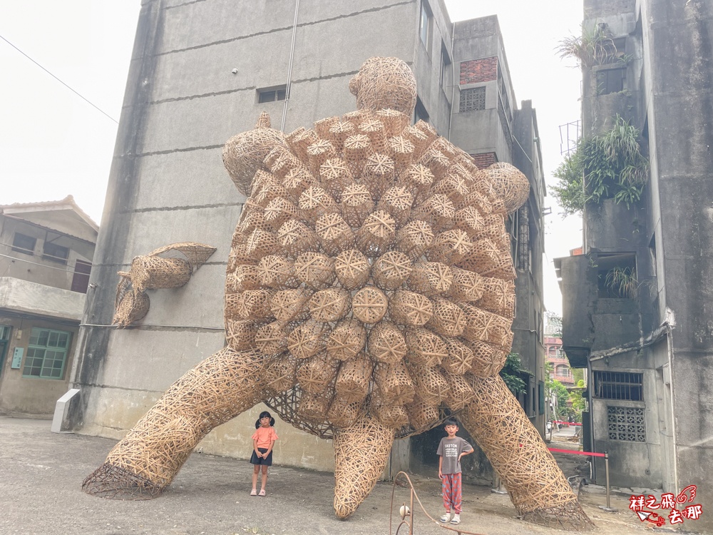 祥之飛去桃園龜山景點｜2024桃園地景藝術節.巨大7米高「龜吉拉」搶先曝光