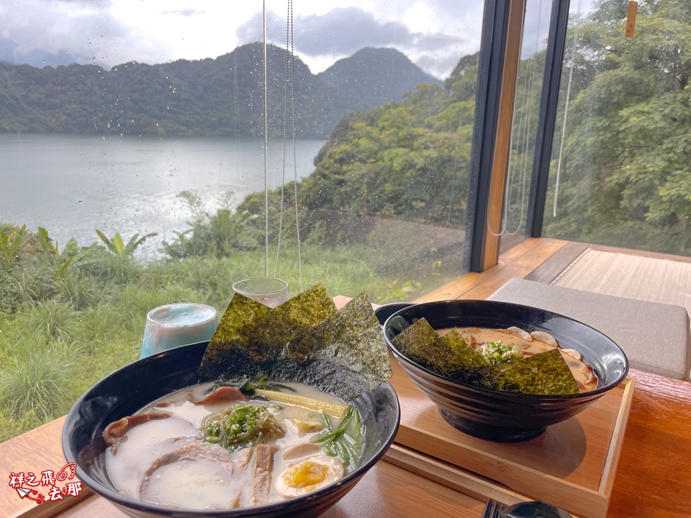 祥之飛去桃園大溪景點｜石門水庫270度落地窗景觀餐廳「環湖咖啡 好食2號店」.全新打造日式禪風座位區