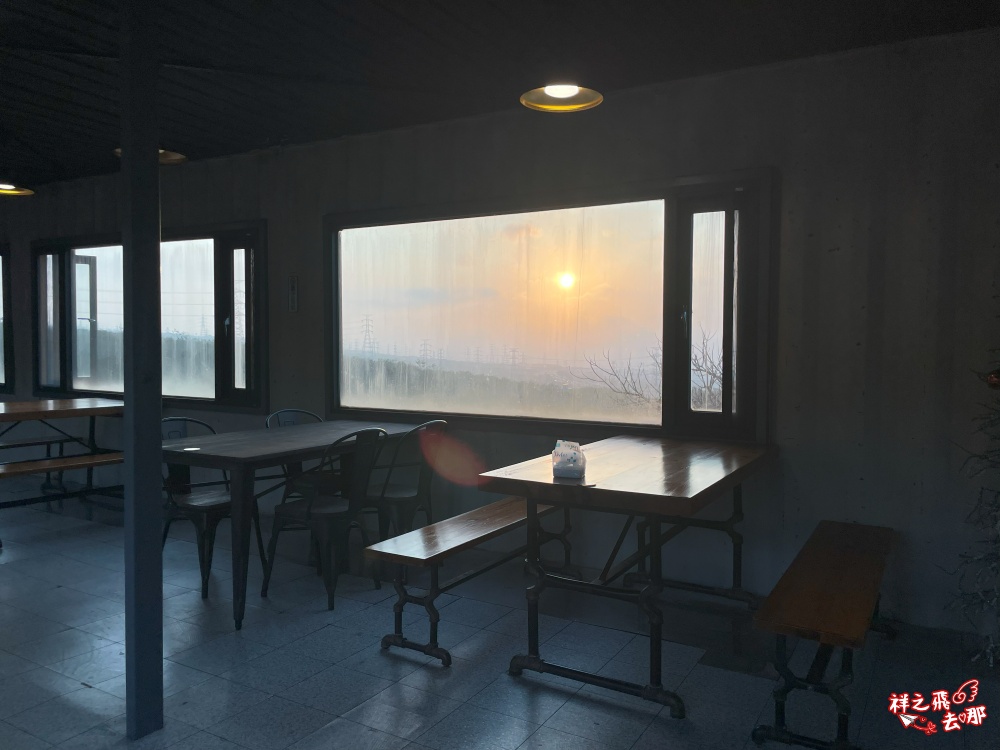 祥之飛去台中沙鹿景點｜「覓覓基地-帆杋望海」低消一杯飲品享受百萬無敵夜景