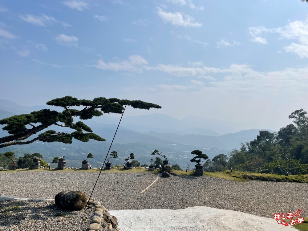 祥之飛去台南白河景點｜藏身在台南白河關仔嶺的山上，全新開幕的「雨露森林景觀咖啡廳」