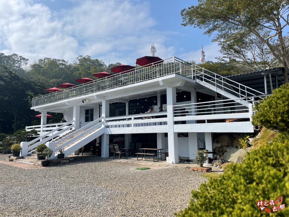 祥之飛去台南白河景點｜藏身在台南白河關仔嶺的山上，全新開幕的「雨露森林景觀咖啡廳」