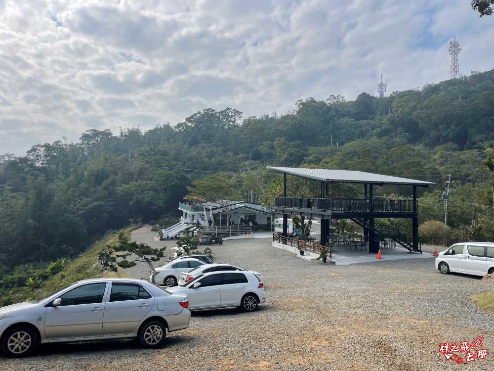 祥之飛去台南白河景點｜藏身在台南白河關仔嶺的山上，全新開幕的「雨露森林景觀咖啡廳」