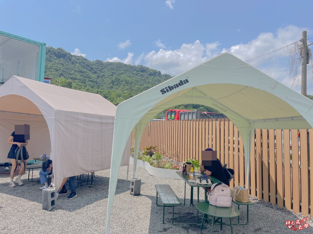 祥之飛去新北石碇景點｜萌萌森林物語親子餵食黑鼻羊、水豚君、狐獴、羊駝全攻略｜台北小型牧場推薦！
