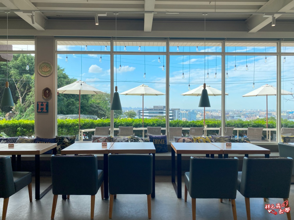 祥之飛去桃園蘆竹景點｜秘覓良品山上花兒開了.五酒桶山登山口旁.懶骨頭椅X無敵山景.秘境景觀咖啡廳推薦