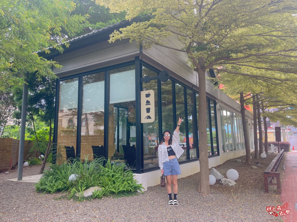 祥之飛去苗栗頭份景點｜恩琲咖啡Onffee頭份店咖啡廳推薦.森林系玻璃屋+露營風+RT麵包