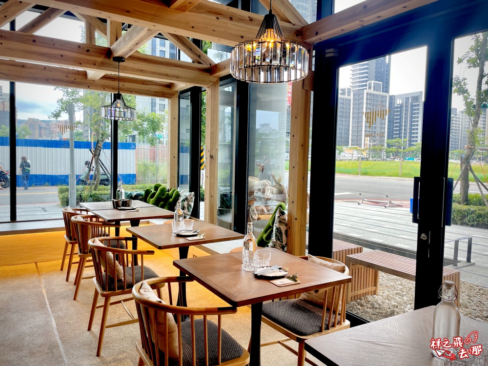 祥之飛去桃園早午餐景點｜浮島溪 Sot Café Rivulet｜隱身小檜溪重劃區.質感北歐玻璃屋下午茶咖啡廳必拍美店