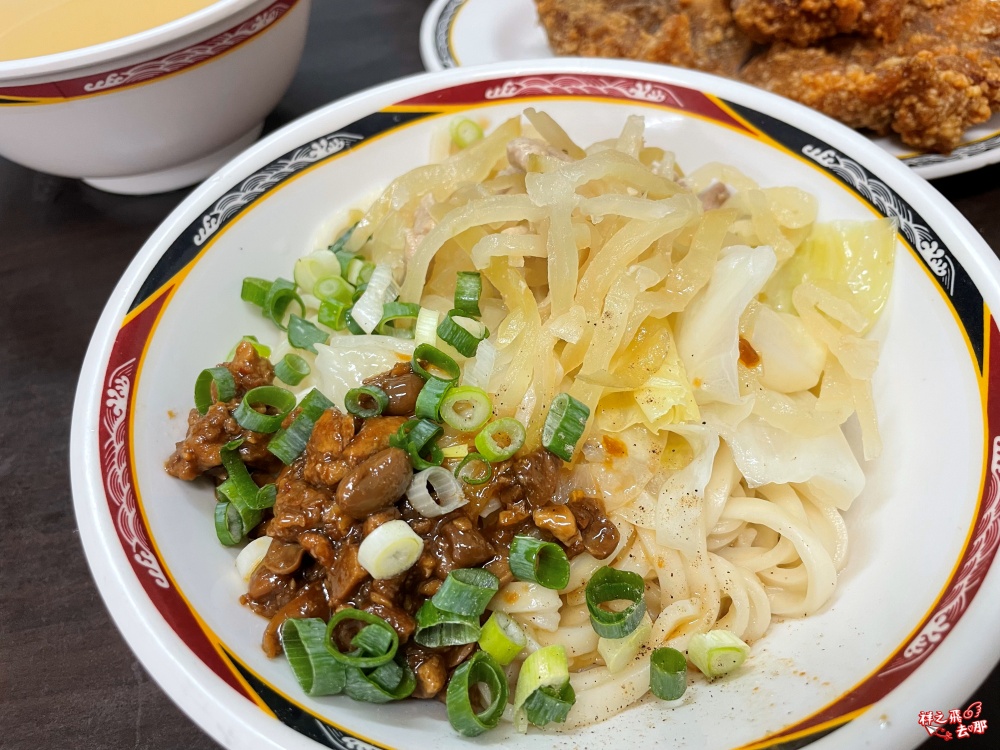 祥之飛去台北中正景點｜佳味排骨麵｜善導寺捷運.台大醫院美食.內行老饕都愛這一味.巷弄裡超高CP值平價美食