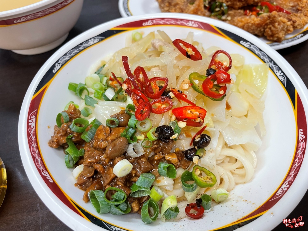 祥之飛去台北中正景點｜佳味排骨麵｜善導寺捷運.台大醫院美食.內行老饕都愛這一味.巷弄裡超高CP值平價美食