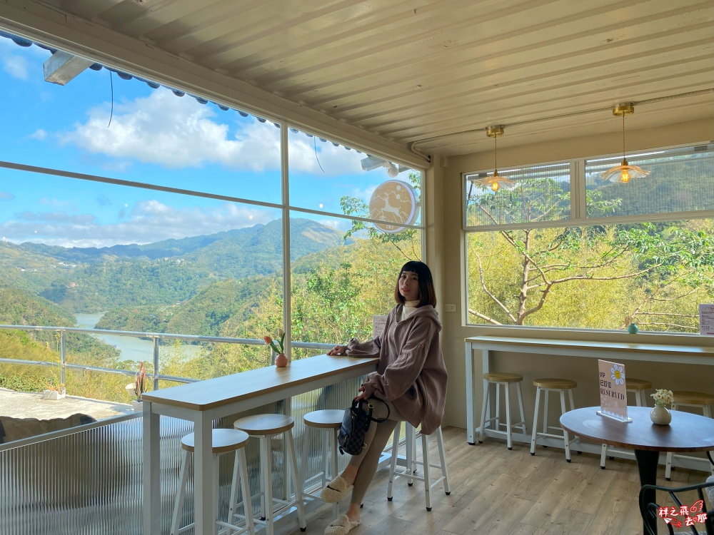 祥之飛去桃園復興景點｜木蘭咖啡.復興山區森林系景觀咖啡.坐擁石門水庫山景的療癒系小店
