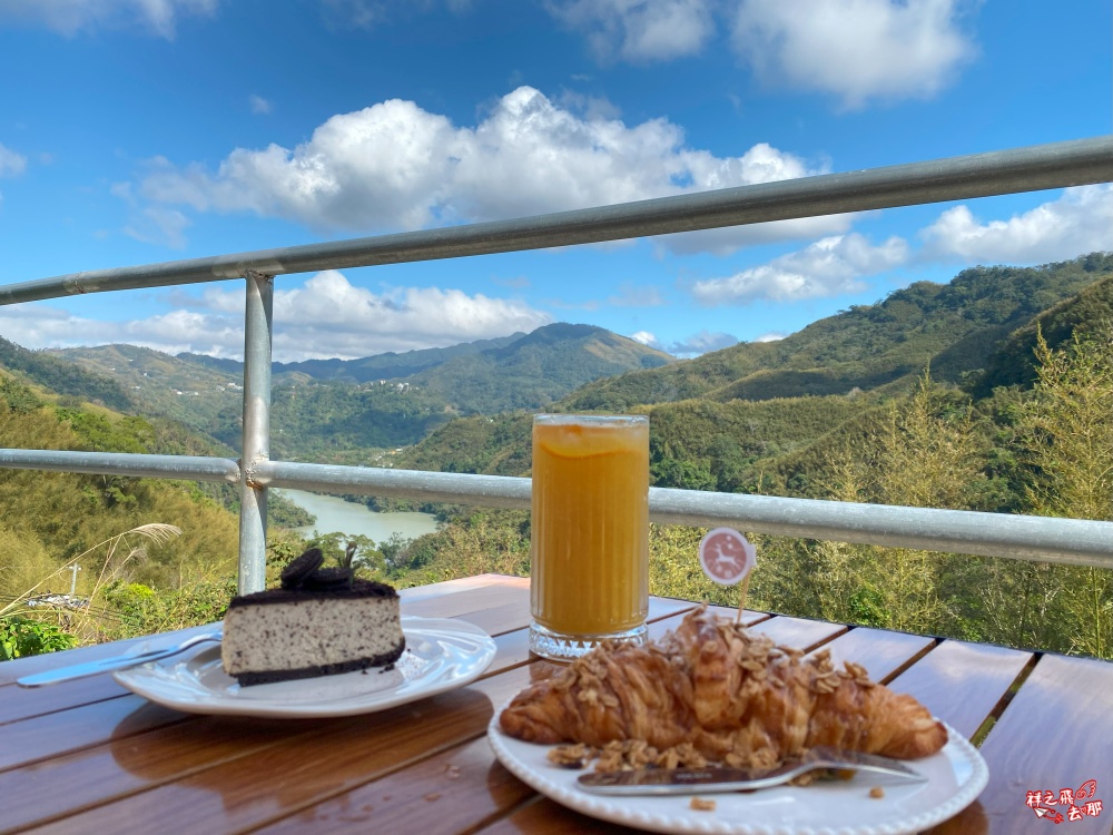 祥之飛去桃園復興景點｜木蘭咖啡.復興山區森林系景觀咖啡.坐擁石門水庫山景的療癒系小店