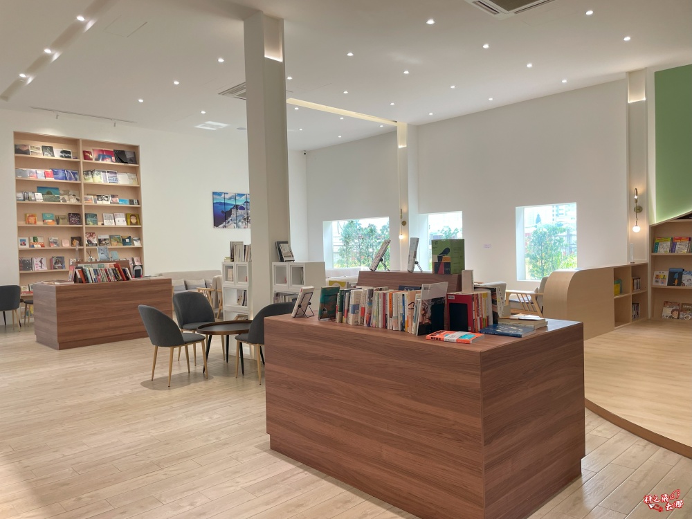 祥之飛去桃園青埔景點｜《青親書屋》x《玉津咖啡》結合閱讀與咖啡的氣質空間｜親子友善、莫蘭迪色系超好拍、還有美味蛋糕輕食！